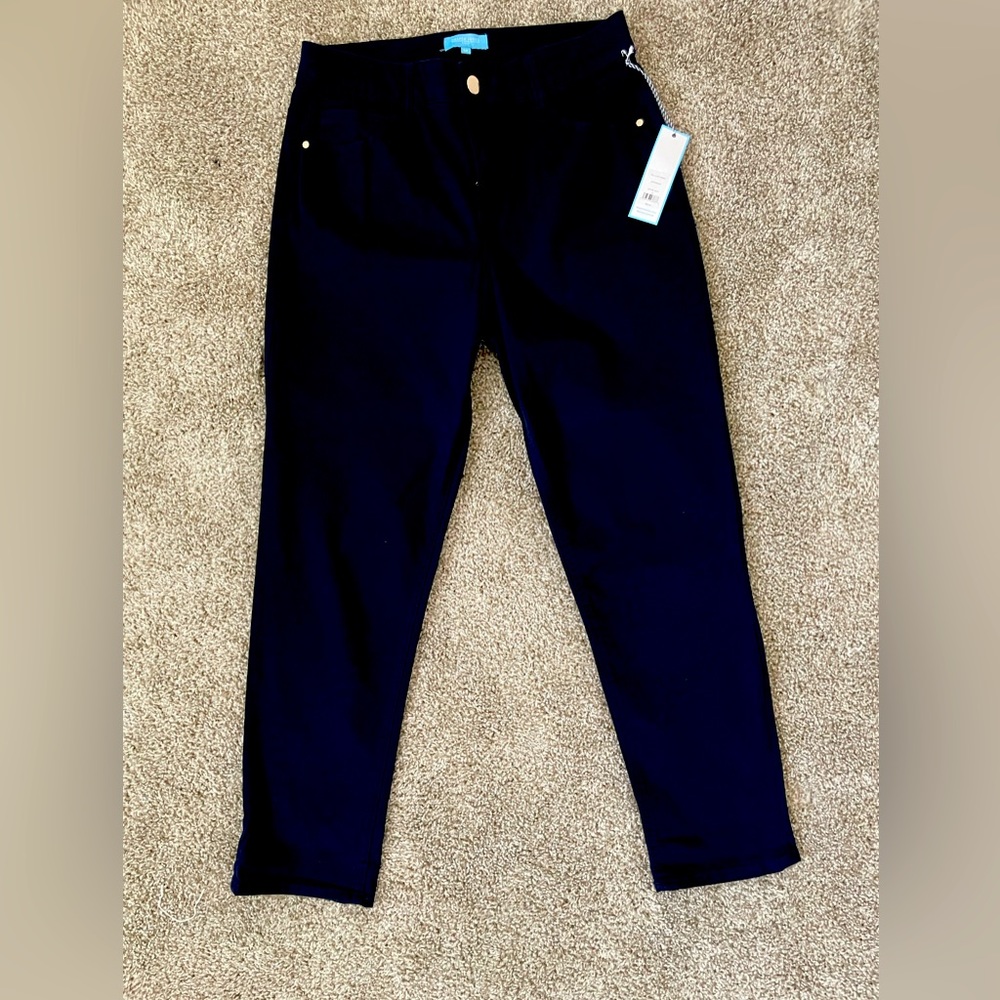 Beautiful, navy blue pants, straight leg with tags